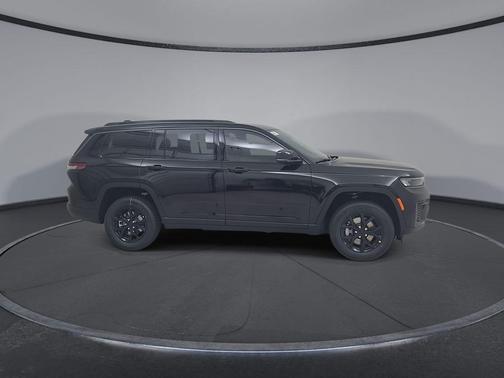 Diamond Black 2026 Jeep Grand Cherokee L Altitude