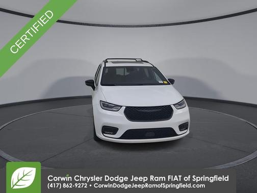 Bright White Clearcoat 2025 Chrysler Pacifica Limited