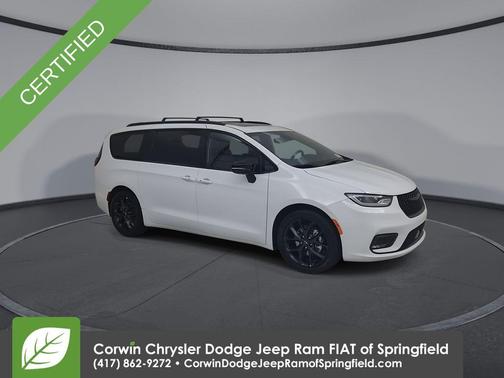Bright White Clearcoat 2025 Chrysler Pacifica Limited