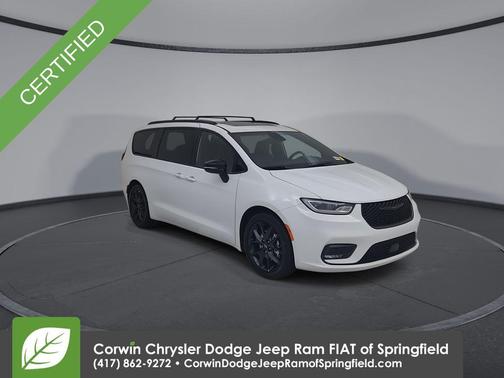 Bright White Clearcoat 2025 Chrysler Pacifica Limited