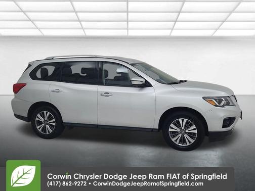 2020 Nissan Pathfinder SV