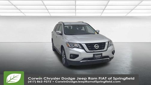 2020 Nissan Pathfinder SV