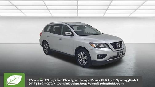 2020 Nissan Pathfinder SV