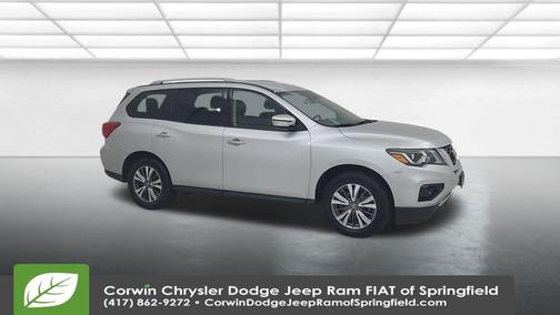 2020 Nissan Pathfinder SV