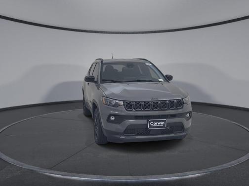 Sting Gray Clearcoat 2026 Jeep Compass Latitude