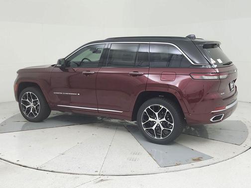 2025 Jeep Grand Cherokee Summit