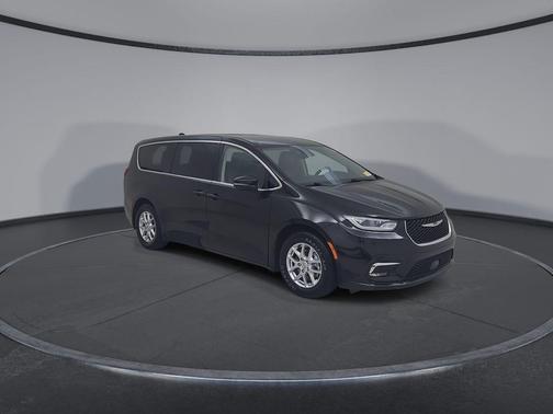 Brilliant Black Crystal Pearlcoat 2023 Chrysler Pacifica Touring-L