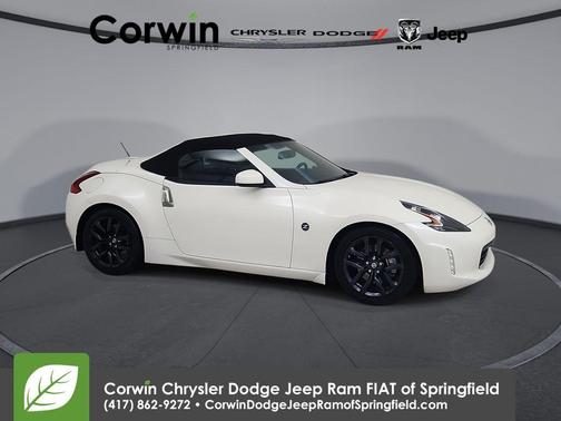 White 2019 Nissan 370Z Touring