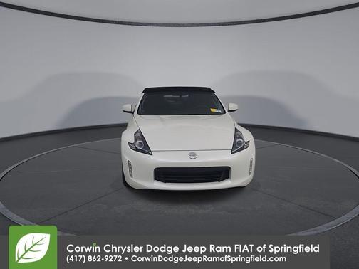 White 2019 Nissan 370Z Touring