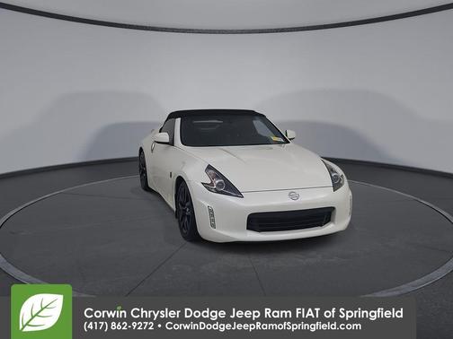 White 2019 Nissan 370Z Touring