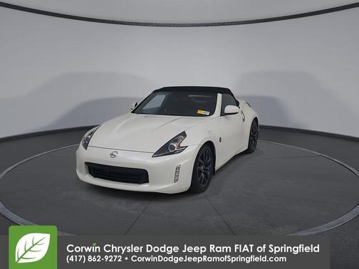 White 2019 Nissan 370Z Touring