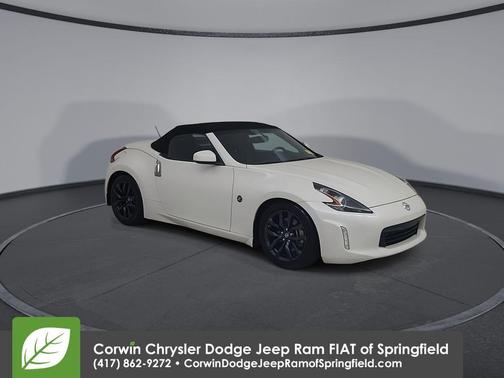 White 2019 Nissan 370Z Touring
