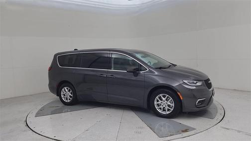2023 Chrysler Pacifica Touring-L
