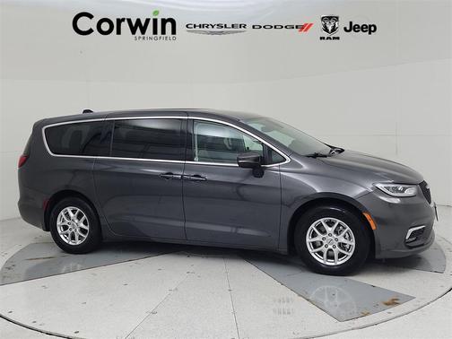 2023 Chrysler Pacifica Touring-L