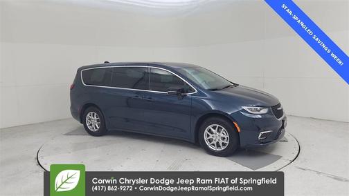 2025 Chrysler Pacifica Select
