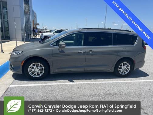 2022 Chrysler Pacifica Touring-L