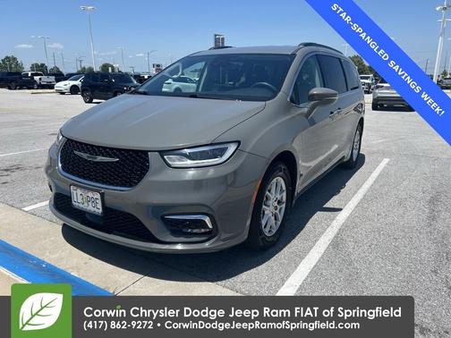 2022 Chrysler Pacifica Touring-L