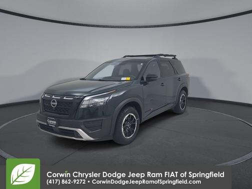 2 Tone Green / Black Roof 2023 Nissan Pathfinder Rock Creek