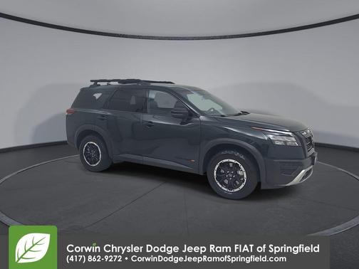 2 Tone Green / Black Roof 2023 Nissan Pathfinder Rock Creek