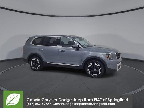 Everlasting Silver 2025 Kia Telluride S