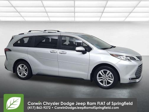 2022 Toyota Sienna Limited