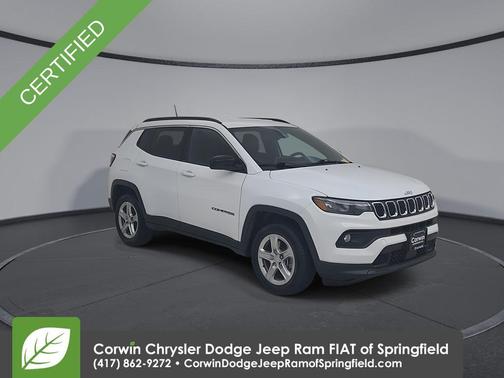 Bright White Clearcoat 2024 Jeep Compass Latitude