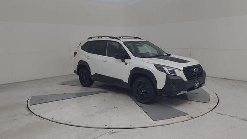 Crystal White Pearl 2022 Subaru Forester Wilderness