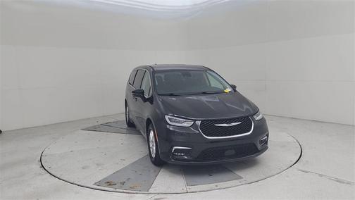 2024 Chrysler Pacifica Touring-L