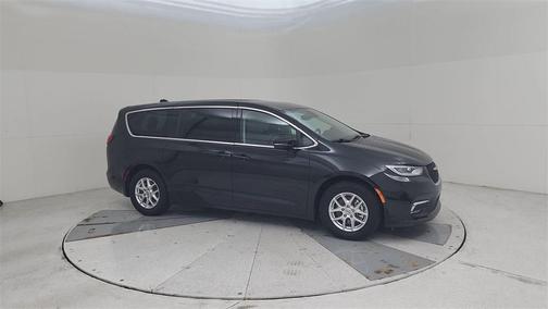 2024 Chrysler Pacifica Touring-L