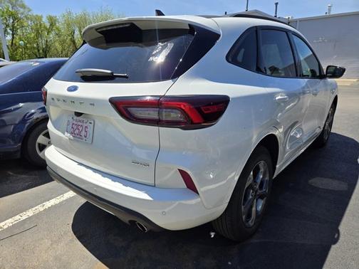 STAR WHITE METALLIC TRI-COA 2024 Ford Escape ST-LINE