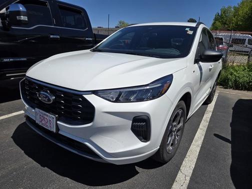 STAR WHITE METALLIC TRI-COA 2024 Ford Escape ST-LINE