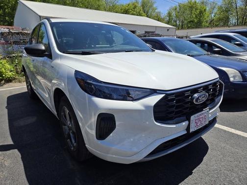 STAR WHITE METALLIC TRI-COA 2024 Ford Escape ST-LINE