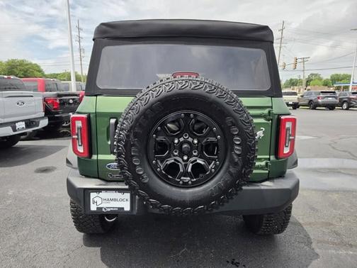 ERUPTION GREEN METALLIC 2022 Ford Bronco