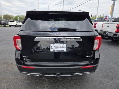 AGATE BLACK METALLIC 2024 Ford Explorer XLT