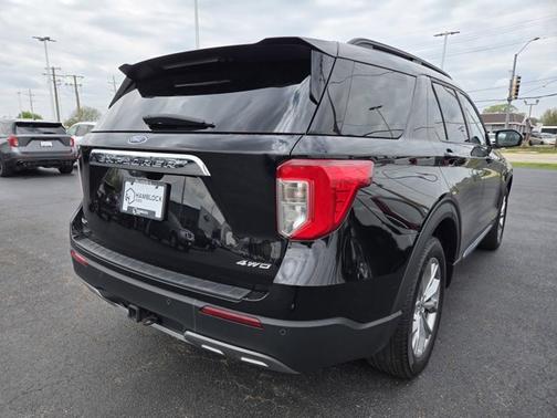 AGATE BLACK METALLIC 2024 Ford Explorer XLT