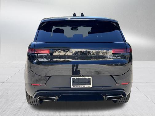 2025 Land Rover Range Rover Sport P360 SE