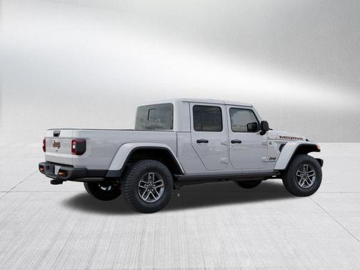 Bright White Clearcoat 2026 Jeep Gladiator Mojave