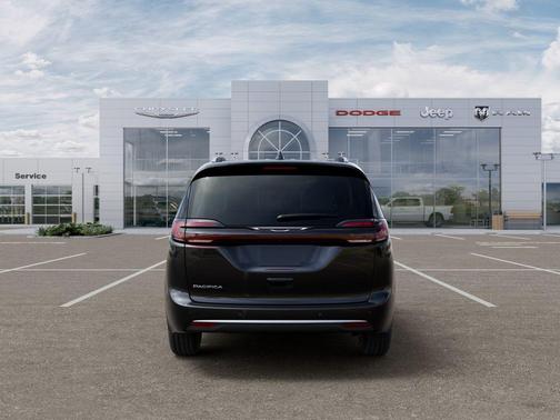 Diamond Black 2027 Chrysler Pacifica Pinnacle