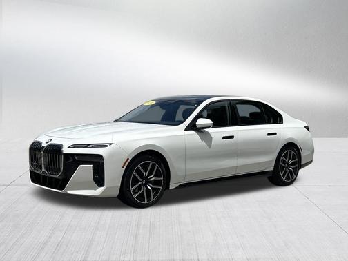 2024 BMW 740 i