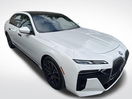 2024 BMW 740 i