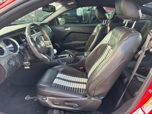 2010 Ford Shelby GT500 Base