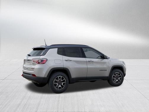 Silver Zynith 2026 Jeep Compass Trailhawk