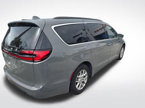 2022 Chrysler Pacifica Touring-L