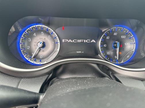 2022 Chrysler Pacifica Touring-L