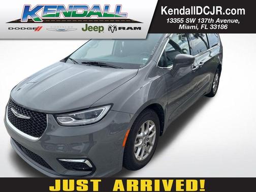 2022 Chrysler Pacifica Touring-L