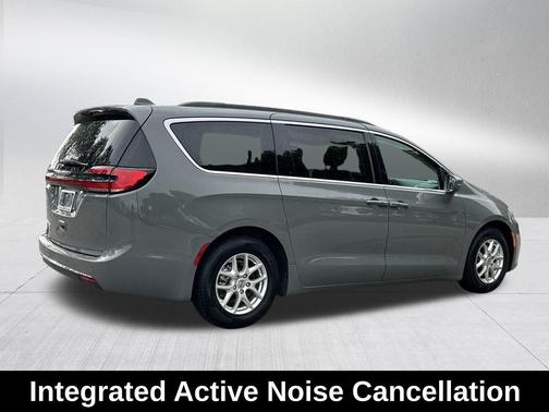 2022 Chrysler Pacifica Touring-L