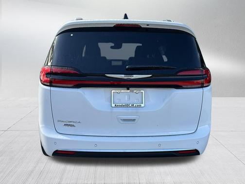 2026 Chrysler Pacifica Pinnacle