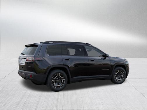 Diamond Black 2026 Jeep Cherokee Laredo
