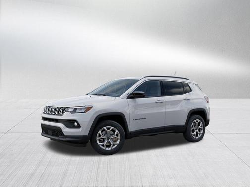 Bright White Clearcoat 2026 Jeep Compass Latitude