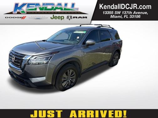 2022 Nissan Pathfinder SV